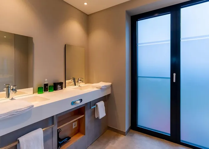 Elaya Kevelaer, Trademark Collection By Wyndham 3*